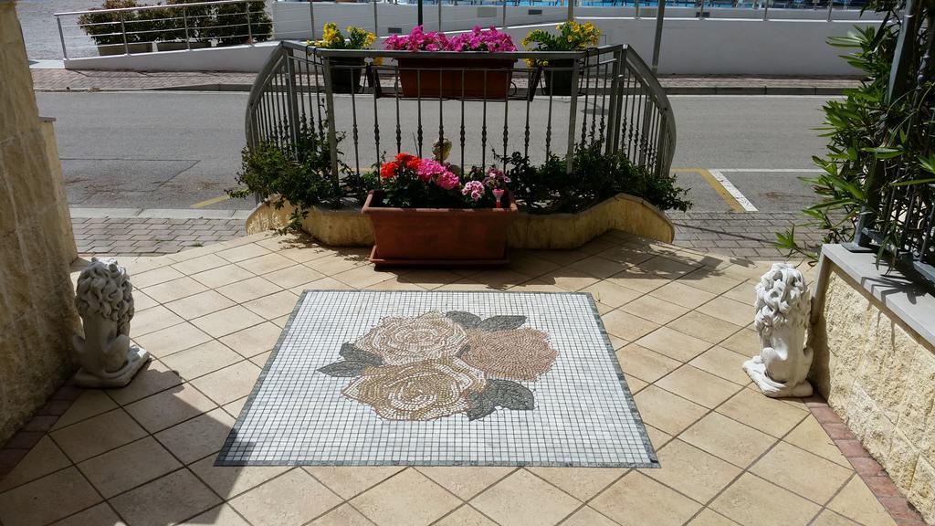 Hotel Rosapineta - Adults Only Lignano Sabbiadoro Luaran gambar